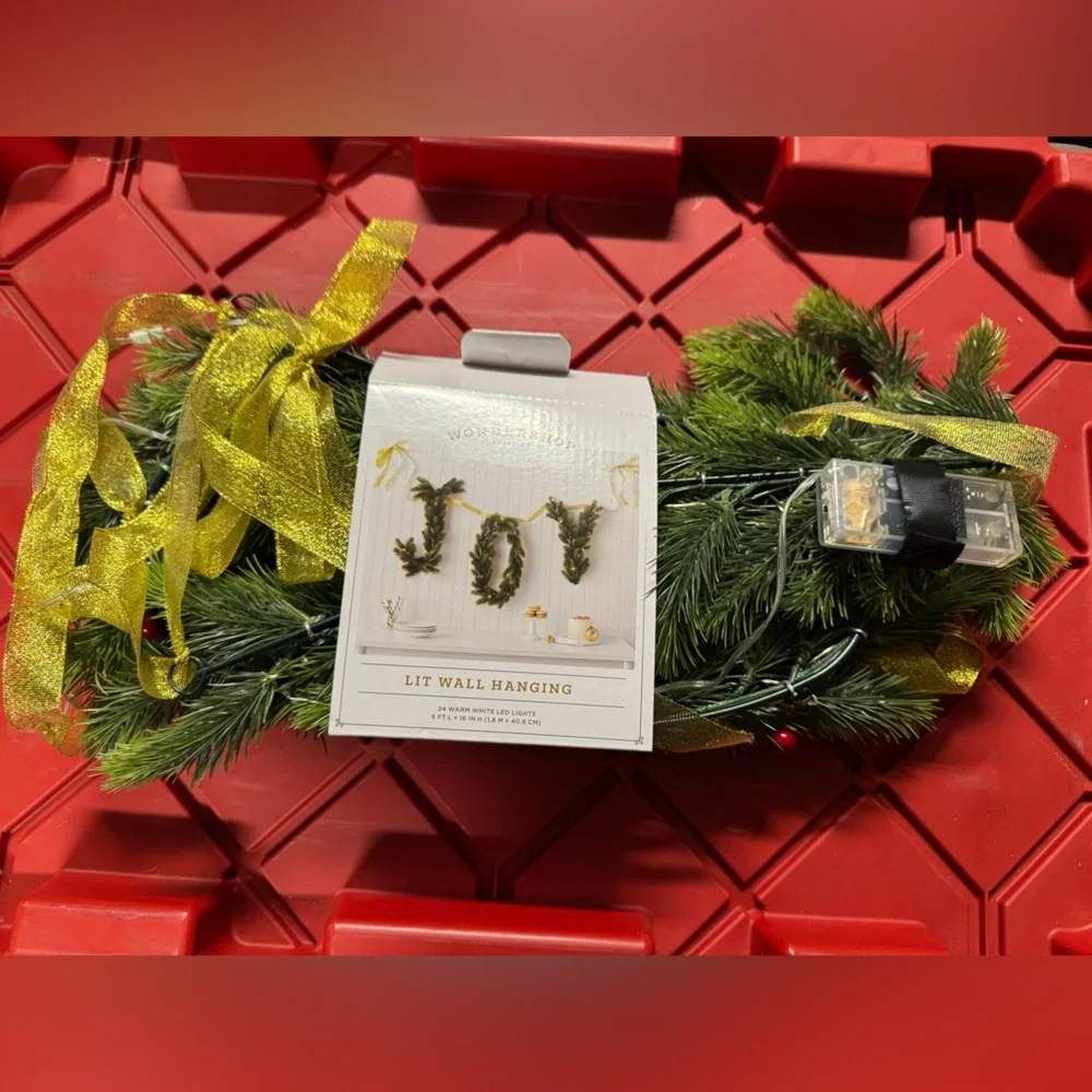 Green Holiday JOY Garland
